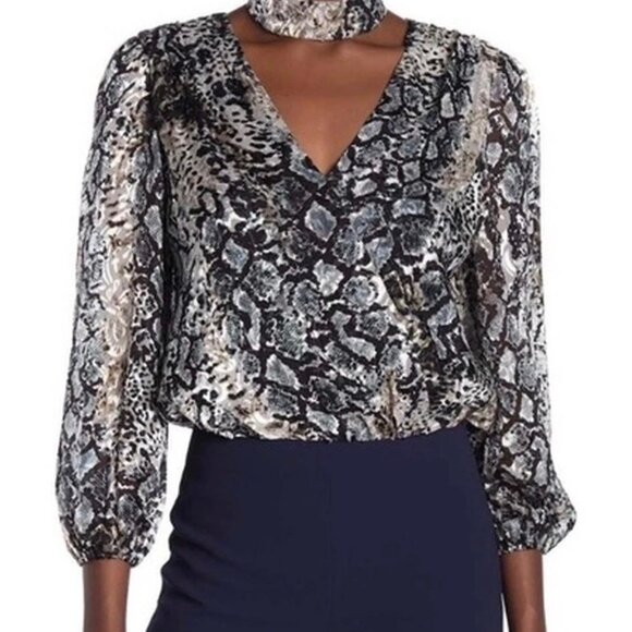 Alice + Olivia Luba Faux Wrap Snake Print Burnout Blouse Silk Blend Size M - Picture 3 of 7